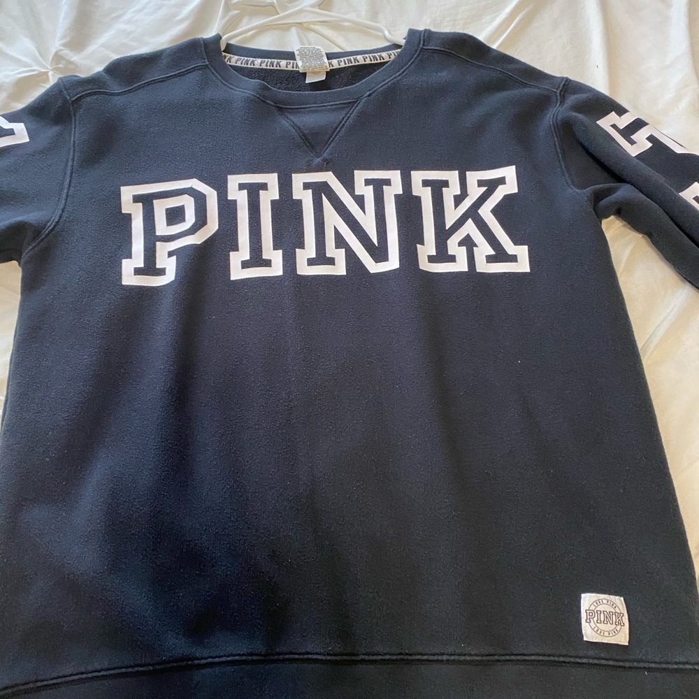 VS PINK CREW NECK